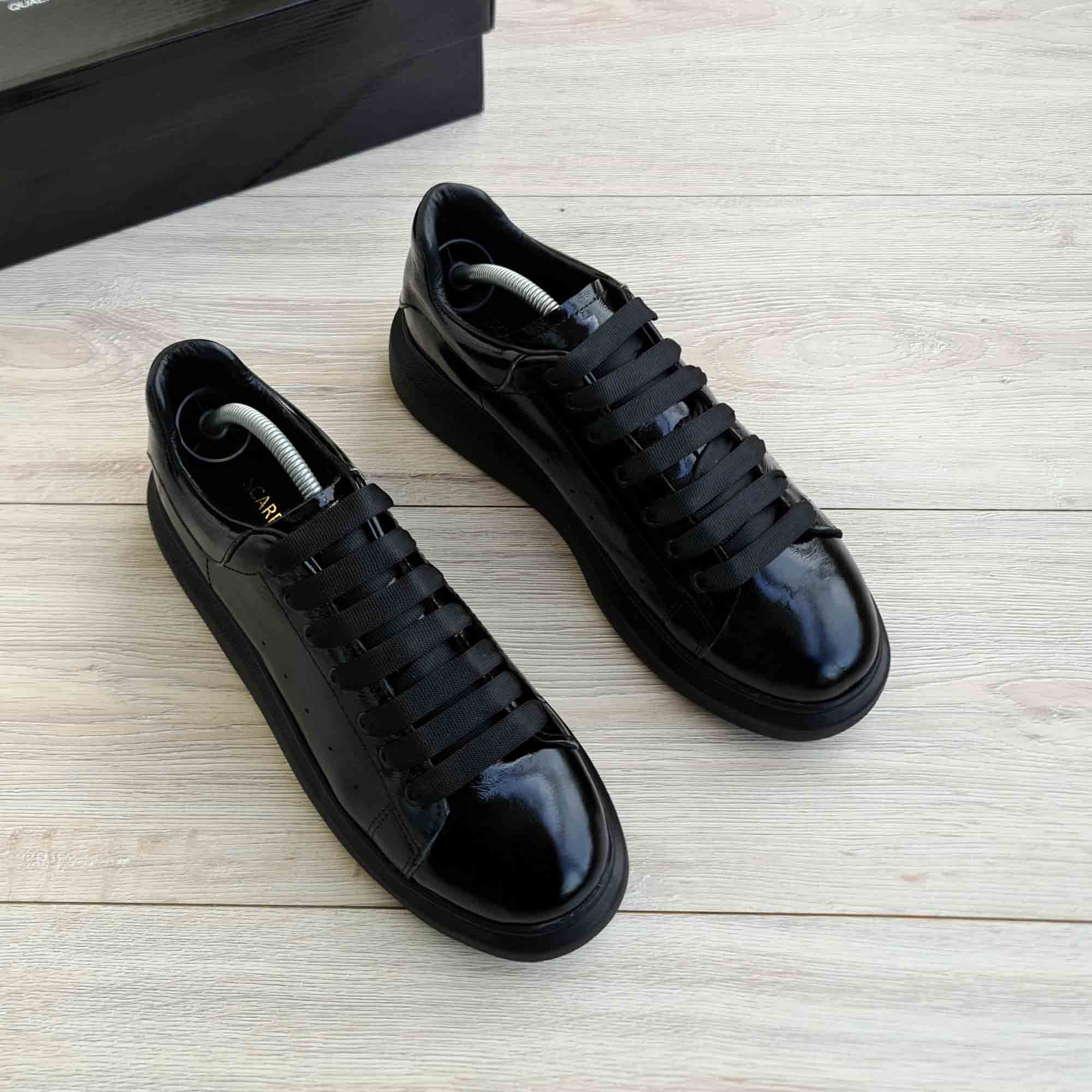 Lift Soft Patent Platform Men's Sneaker — sole detail | Scarpetto