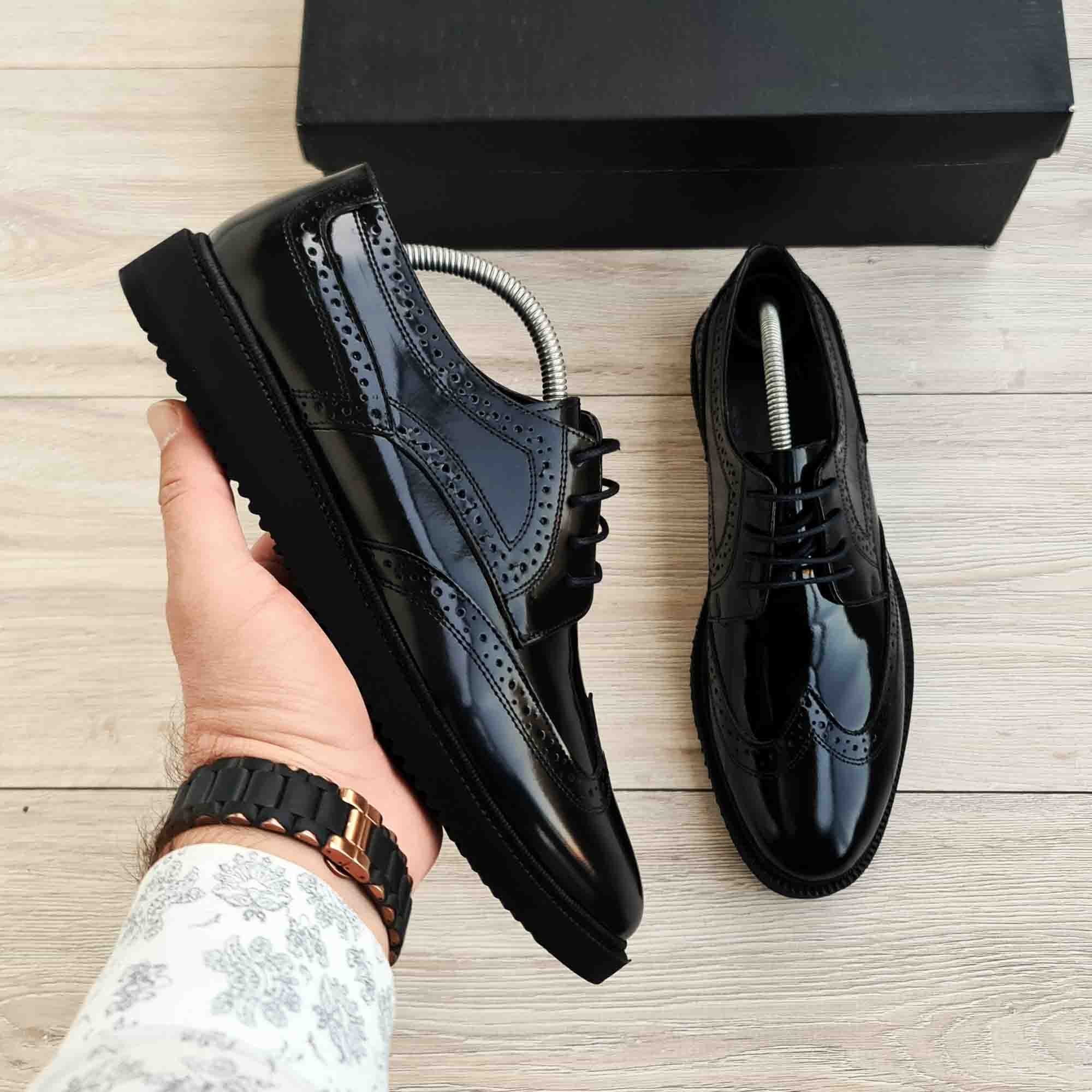 Monarch Wingtip Brogue Leather Men's Derby — side view | Scarpetto