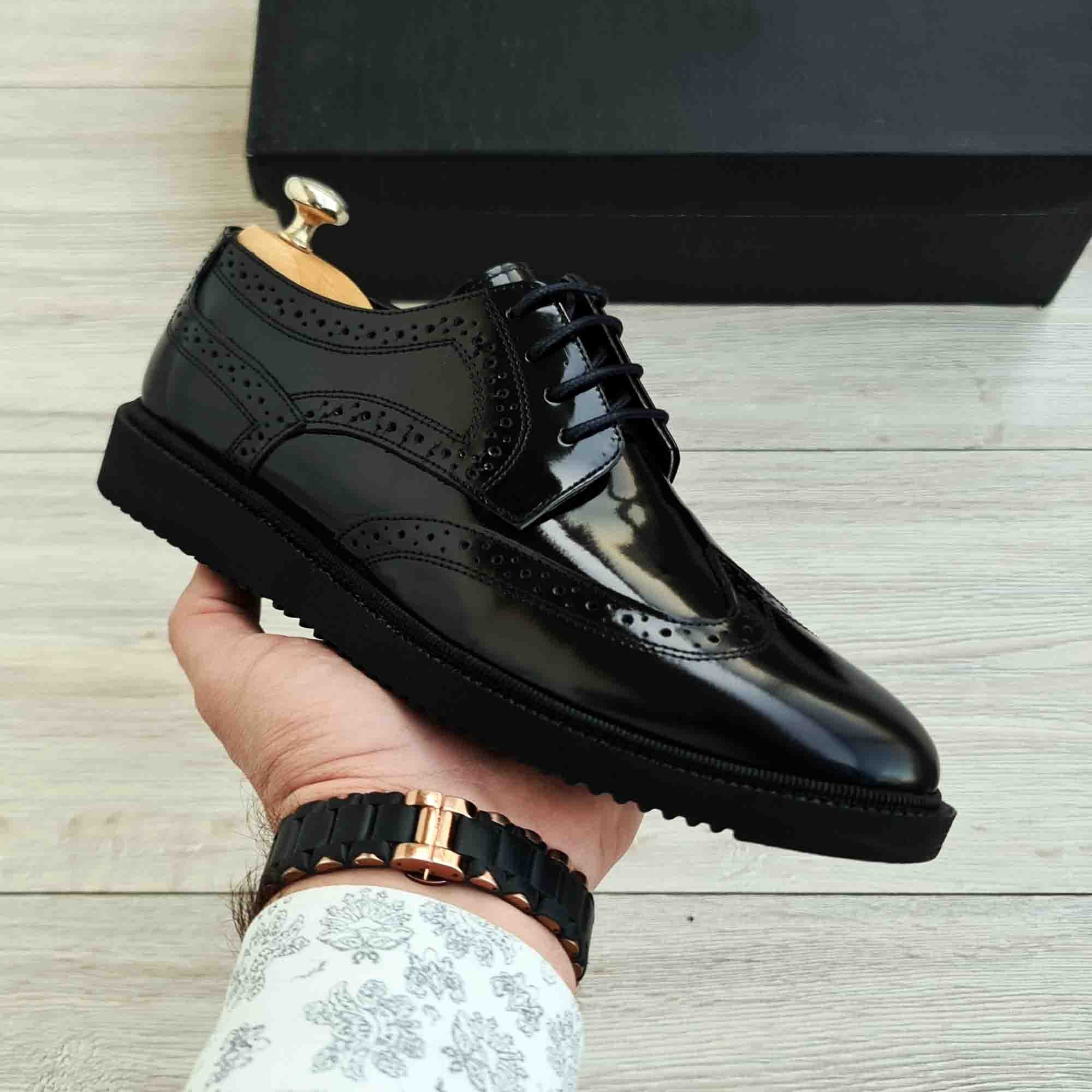 Monarch Wingtip Brogue Leather Men's Derby — front view | Scarpetto