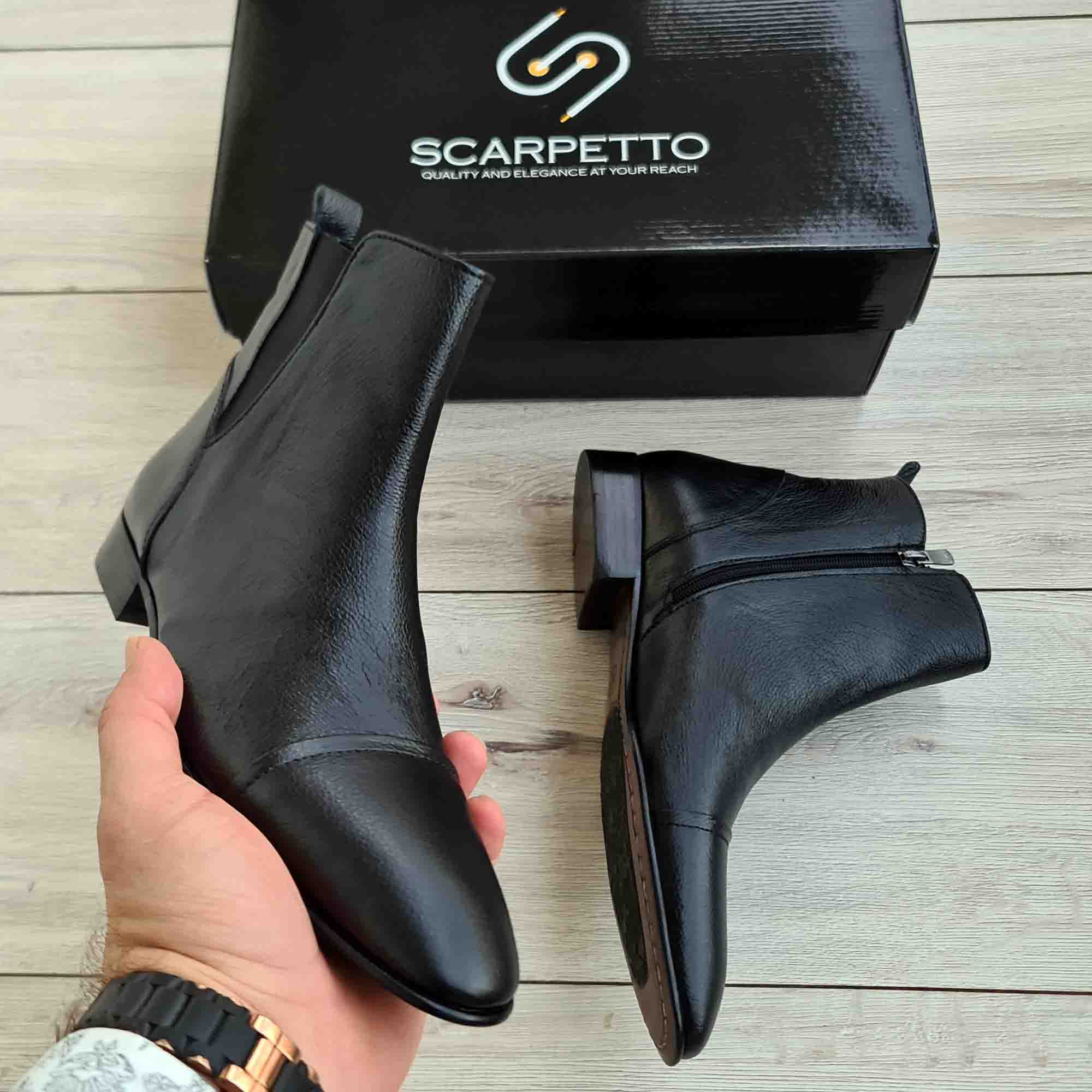 Cavaliero Floater Leather Men's Chelsea Boots — heel detail | Scarpetto