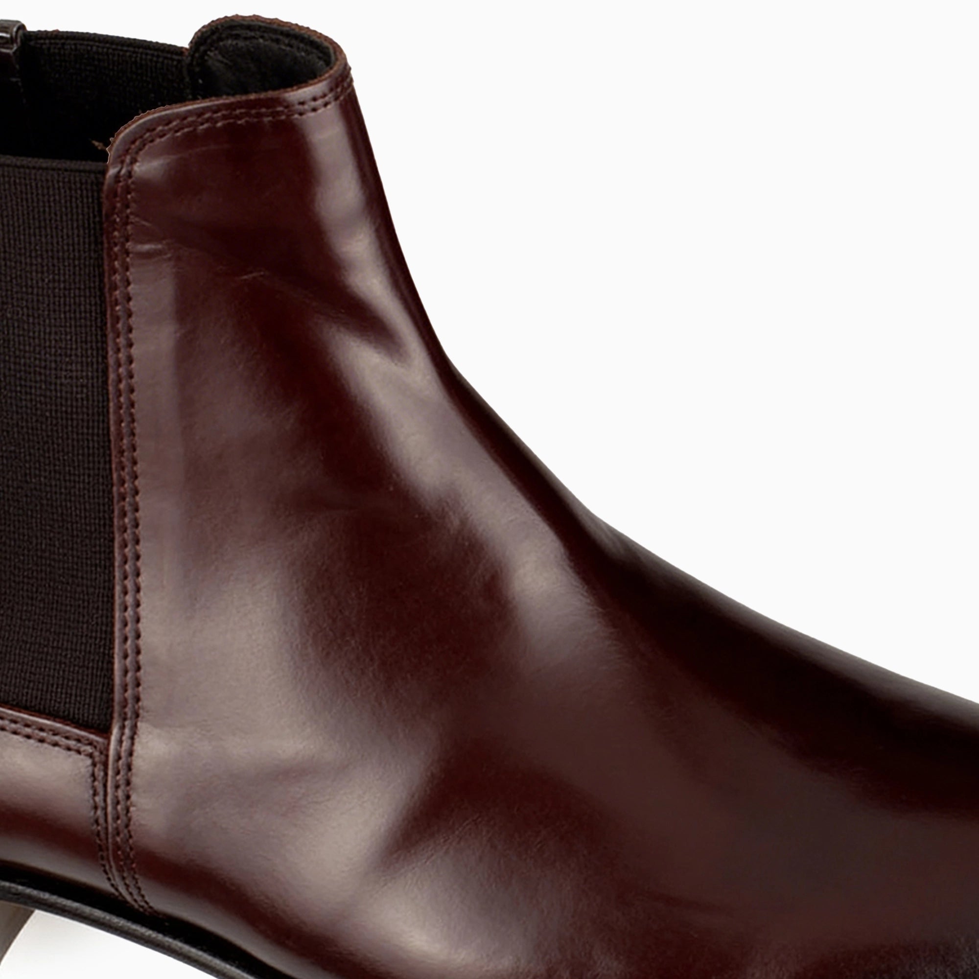 Giovanni Burgundy Chelsea Boots for Men — heel detail | Scarpetto