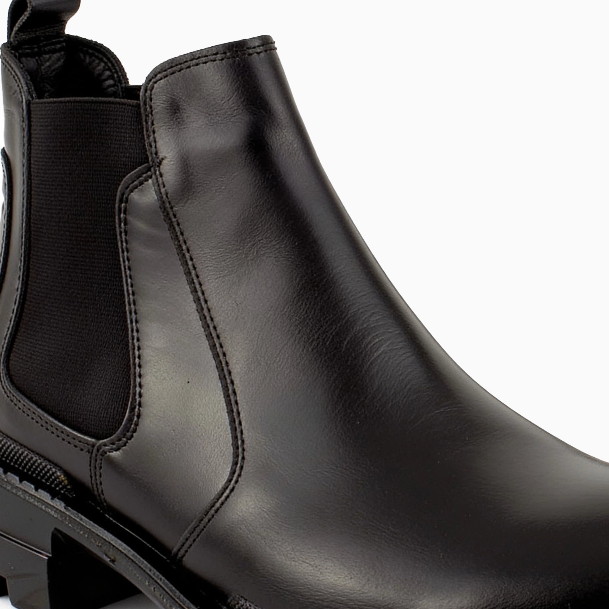 Gherardo Black Leather Chelsea Boots — heel detail | Scarpetto