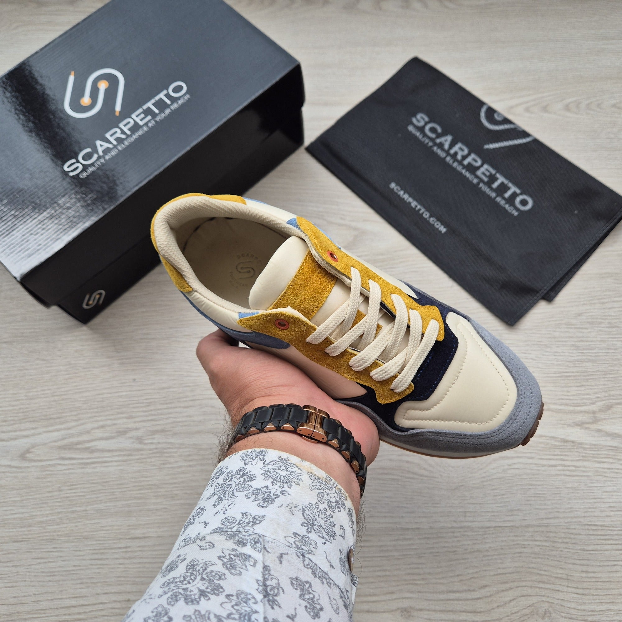 Corsa Meadow Multi Retro Running Sneaker - top view