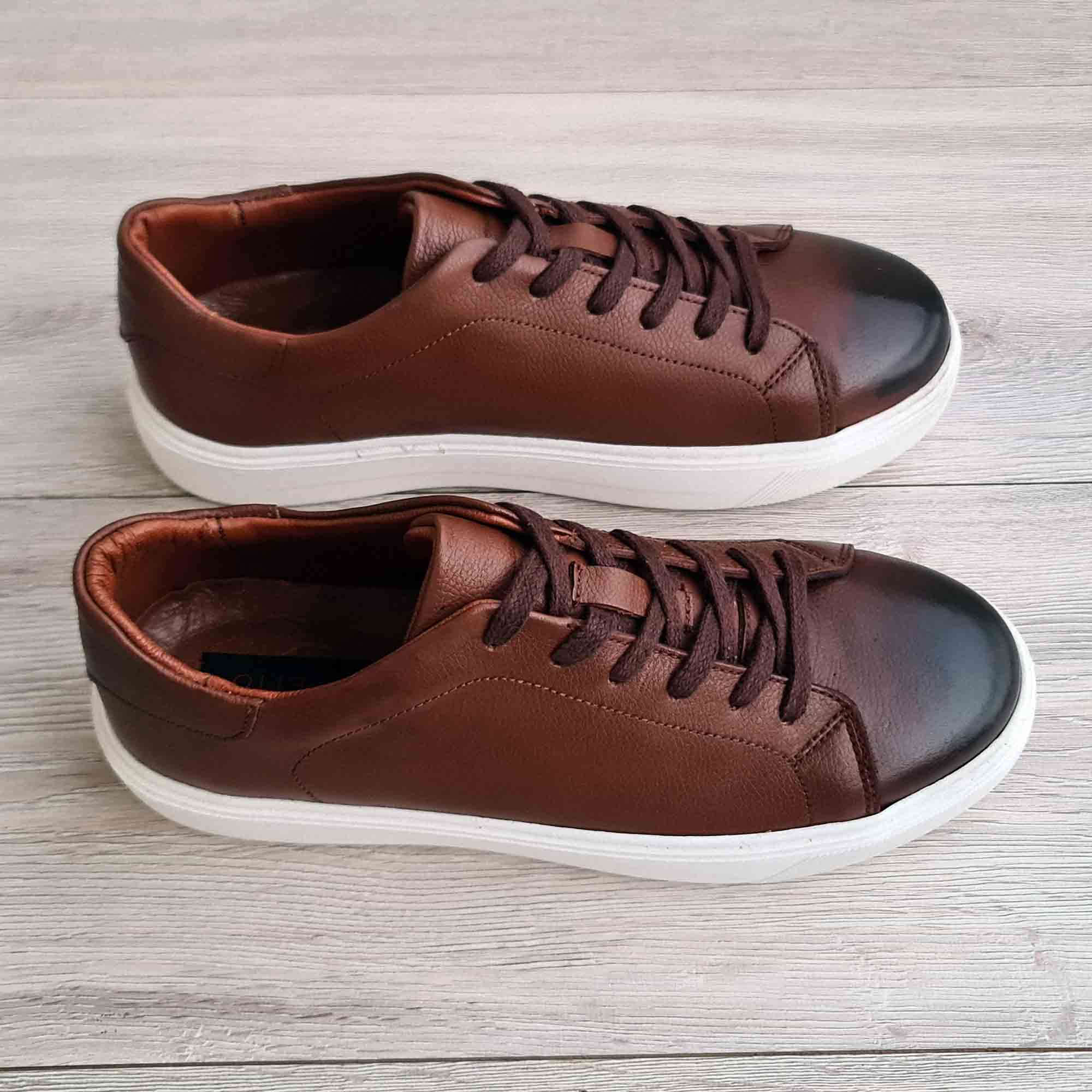 Sorrento Floater Leather Men's Sneaker in Maple — sole detail | Scarpetto