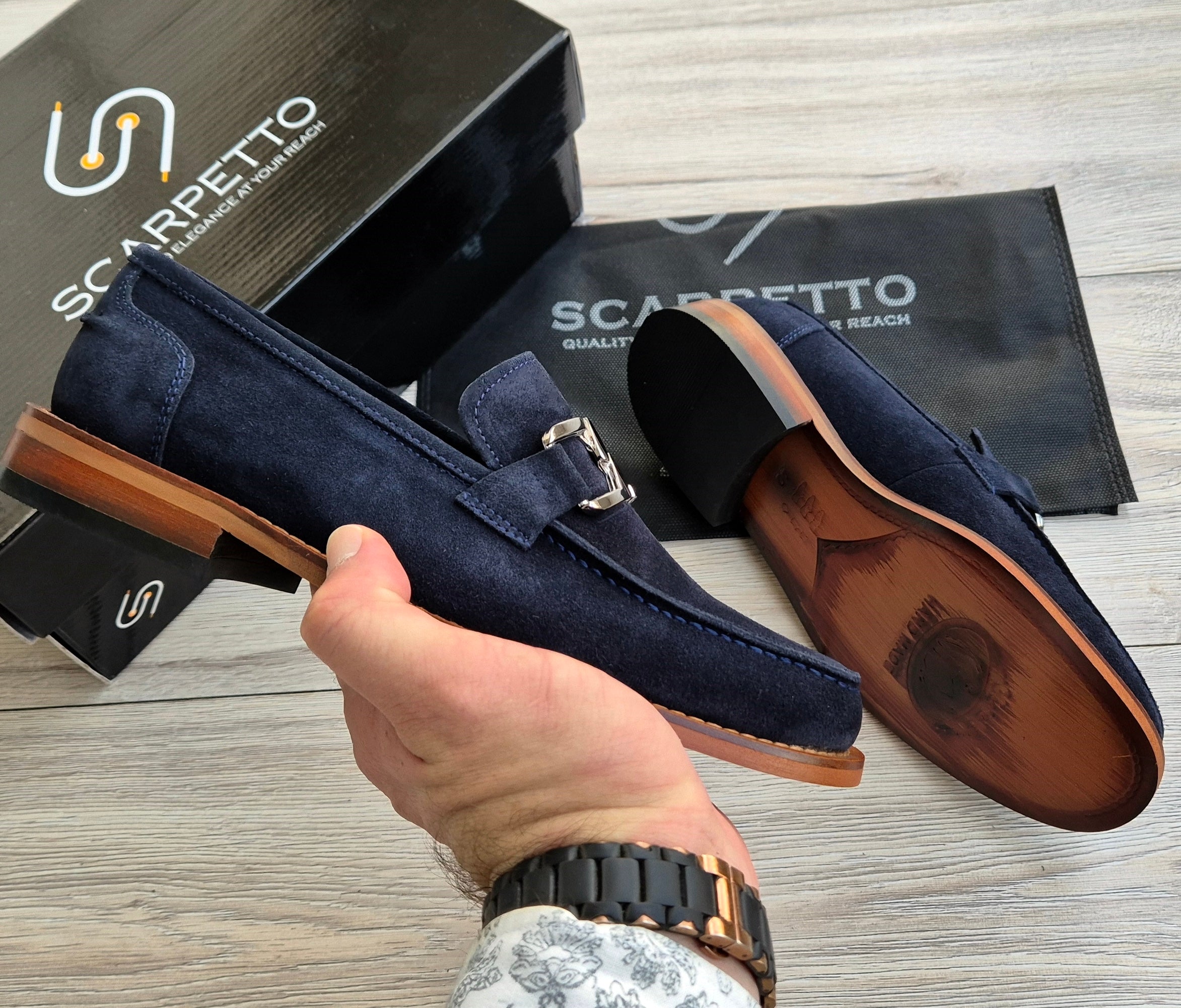 Veltrano Navy Suede Men's Loafer — heel detail | Scarpetto