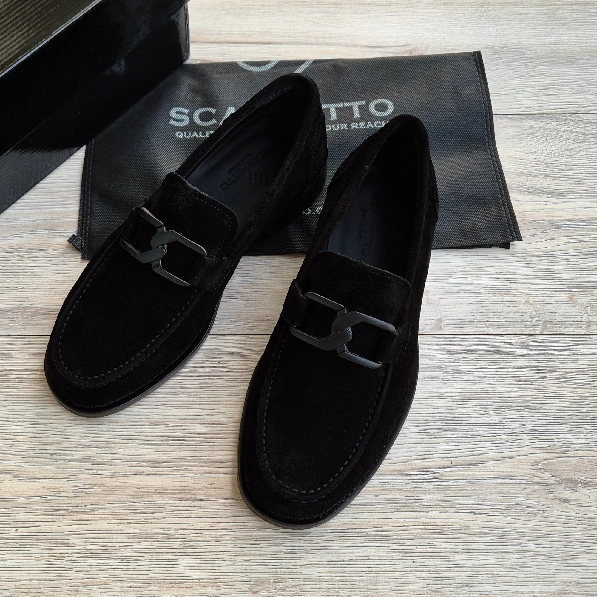 Veltrano Black Suede Men's Loafer — heel detail | Scarpetto