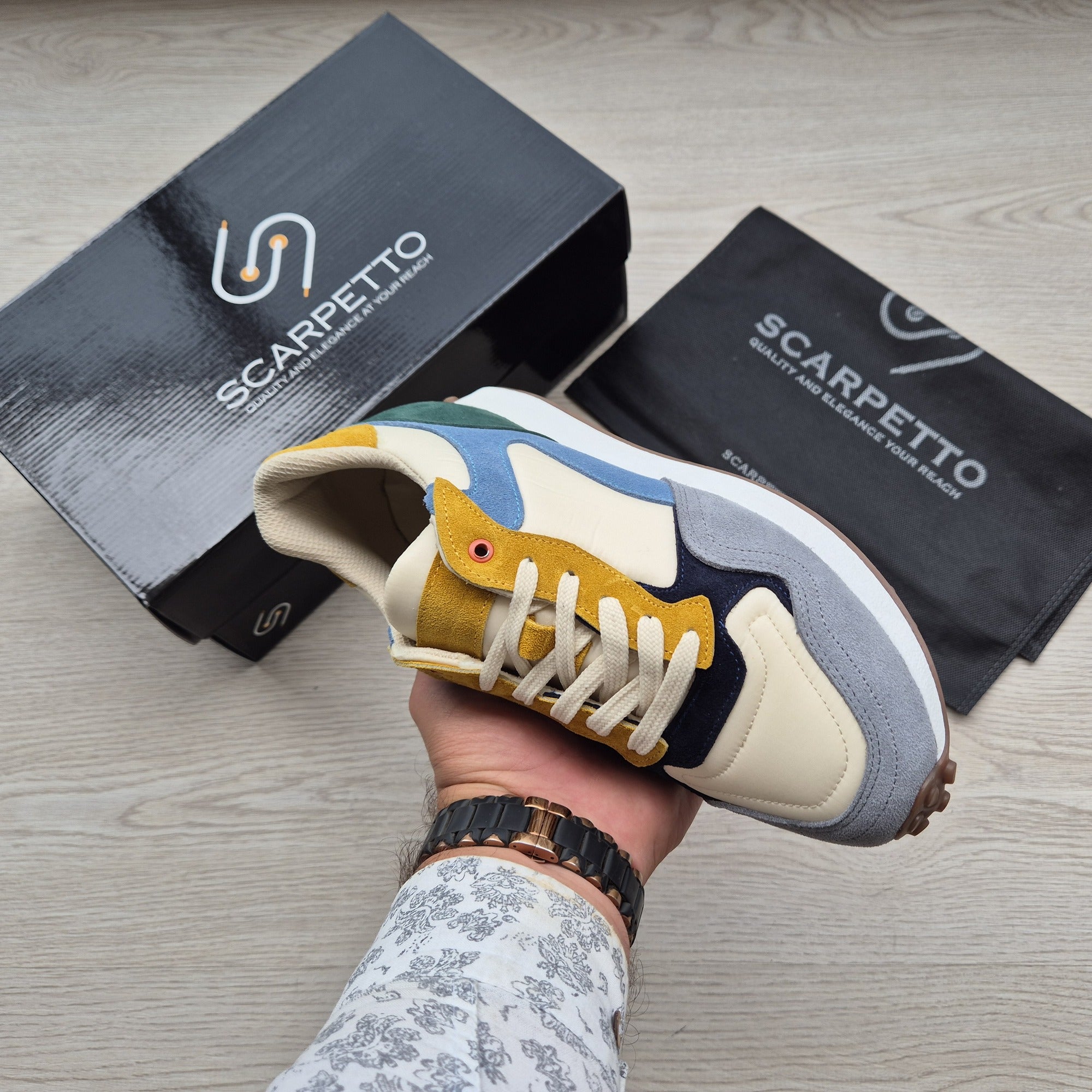 Corsa Meadow Multi Retro Running Sneaker - front view