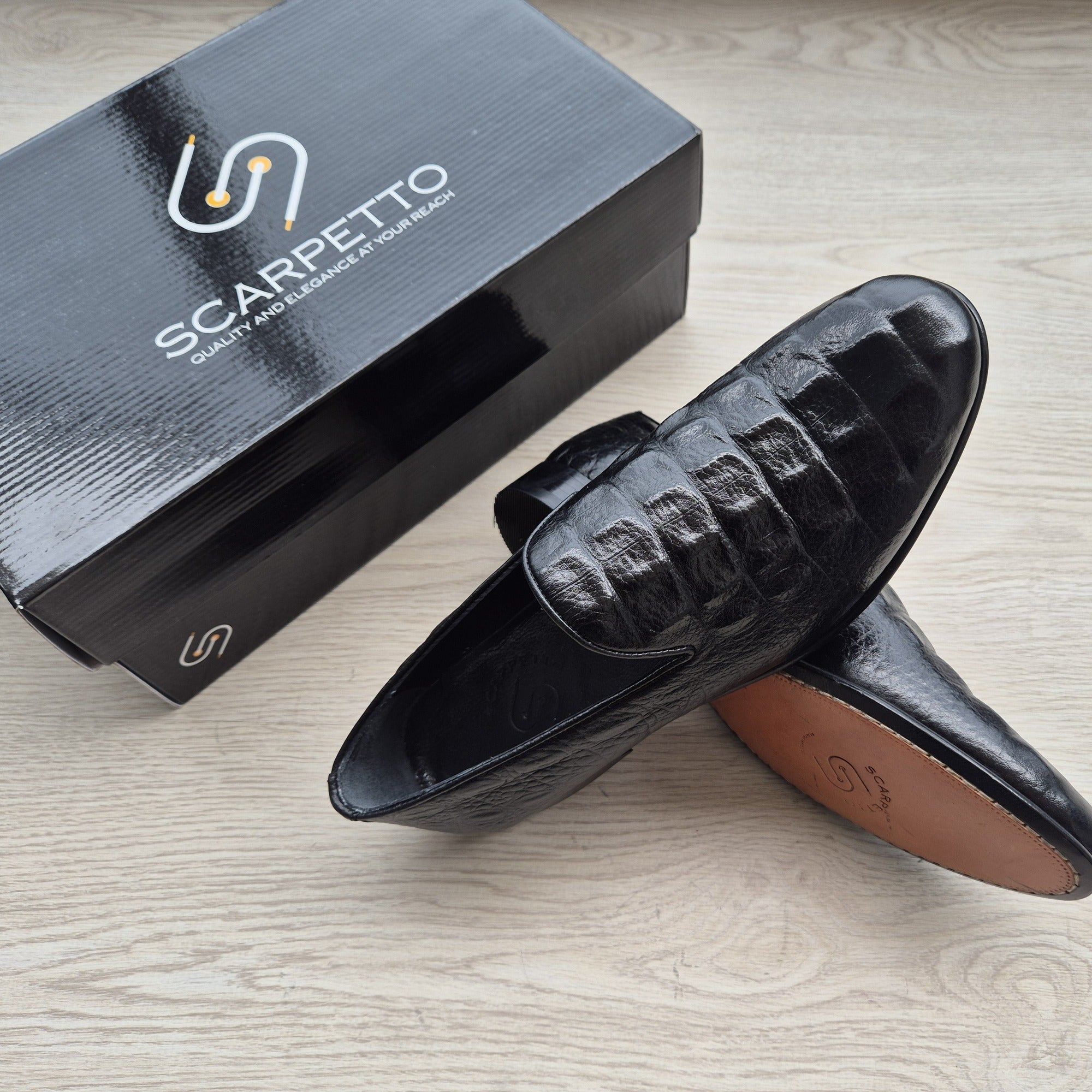 Emiliano Croco Jet Black Venetian Loafer - three-quarter view